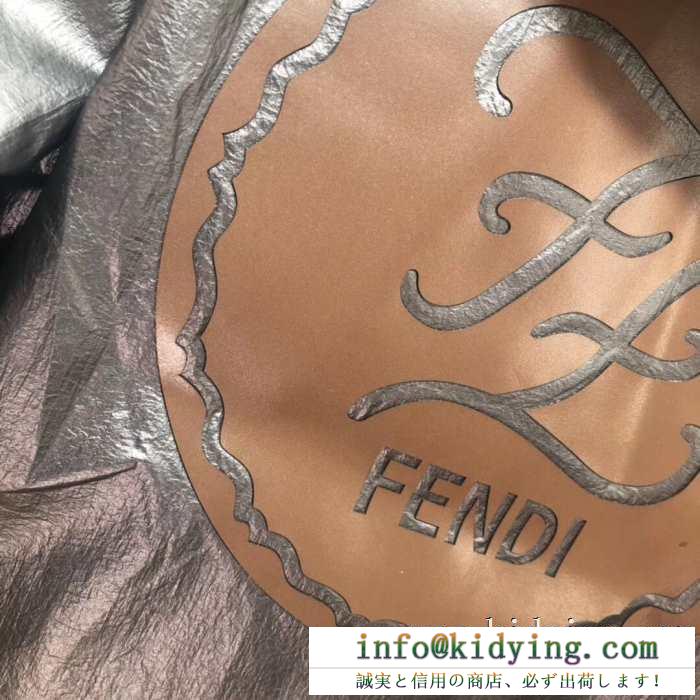 フェンディ fendi フード付きコート 断然今年らしい人気秋冬新作 2019年秋冬コレクションを展開中