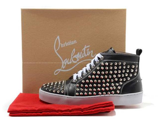 履き心地が良いルブタン コピー、christian louboutinのカジュアルスタイル黒いメンズスニーカー.