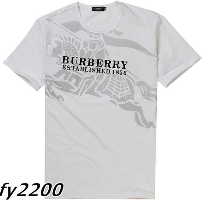 シャツたたみ方が簡単なバーバリー、Burberryのロゴ画面つく白いメンズ半袖シャツ.