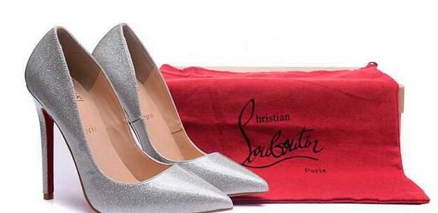 女の子向けSALE開催中 CHRISTIAN LOUBOUTIN 　最大50%に　ルブタン 靴 新作
