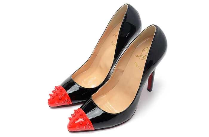 爆買い新作登場大好評♪Christian louboutinクリスチャンルブタンハイヒールコピーパンプス スパイクブラック