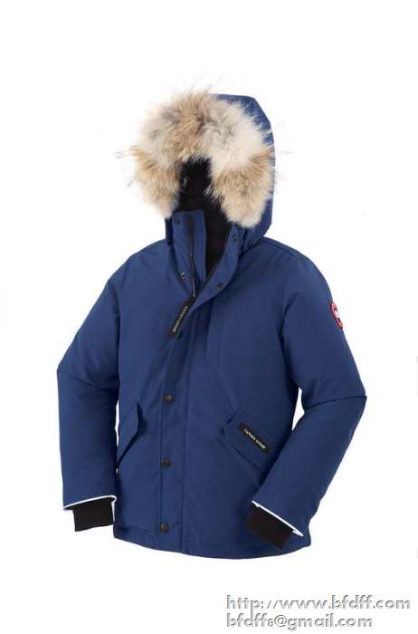 軽くて保温性の高いCanada goose カナダグース ダウンジャケット 偽物 子供用ダウンコート ブルー ブラック ベージュダウンウェア 3色可選 