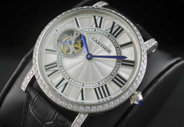 半自動卷CARTIER カルティエ コピー 男性用腕時計 日本製クオーツ 2針 44mm メンズ腕時計 ブラック レザーベルト