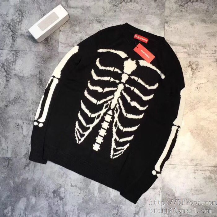 驚きの破格値品質保証シュプリームパーカーコピーSupreme bones sweater 2017秋冬新作 プルオーバー パーカー偽物 ブラック