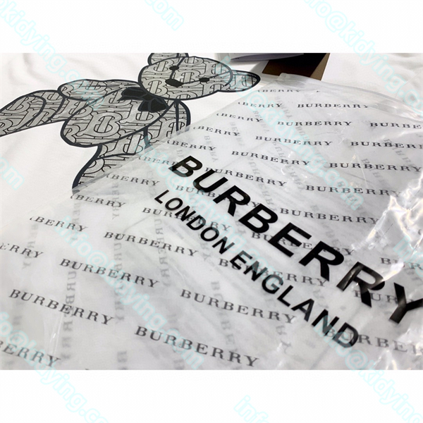 BURBERRY 個性的なテディベア反射Tシャツ