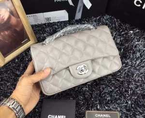 高評価の人気品 2015秋冬物 シャネル CHANEL ショルダーバッグ 3色可選