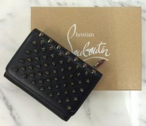 機能性抜群の頼れる Christian Louboutin　スダッズのクリスチャンルブタン黒いミニウオレット.