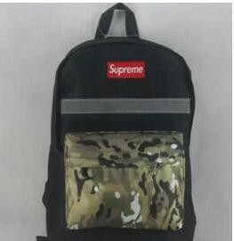 大容量のシュプリーム リュック SUPREME　整理して活用...