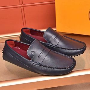 カジュアルな印象トッズ靴コピー TOD'Sスーパーコピーメンズ靴ブラックカーフレザー人気品高技術