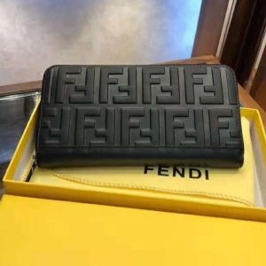 NEW!! 大人気 FENDI フェンディ ファッション通販...