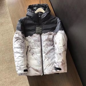 スタイリッシュな印象 MONCLER モンクレール ダウンジ...