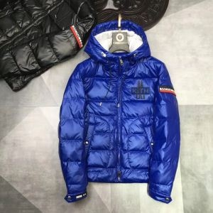 上品で美シルエット MONCLER モンクレール ダウンジャ...