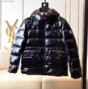 新作入荷品質保証 激安大特価定番人気 MONCLER モンクレール ダウンジャケット入手困難