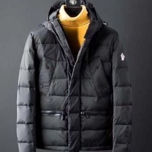 最旬アイテム 有名人の愛用品 MONCLER モンクレール ...