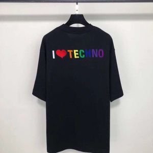 セレブ愛用バレンシアガ tシャツ コピーBALENCIAGA柔らかく通気性のある生地を使用したオーバーサイズショートスリーブ