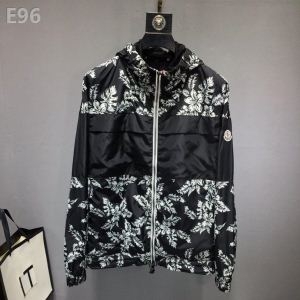 モンクレール 2019夏に意外と人気な新作 MONCLER フード付きコート 緊急セールで驚き価格