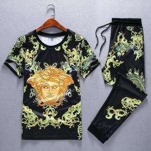 上下セット VERSACE VIP 先行セール2019年夏 ヴェルサーチ 上品ですっきり、好感度抜群