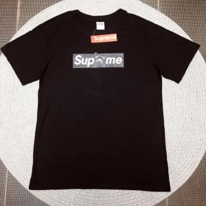 SUPREMEシュプリーム tシャツ コピー可愛い子犬のプリ...