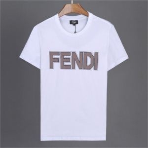 2019春夏にも引き続き大活躍！ 高級感が溢れた 定番の人気商品 半袖Tシャツ 2色可選 FENDI フェンディ