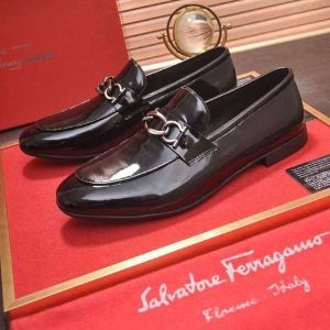 お買い得品質保証　FERRAGAMOビジネスシューズメンズス...