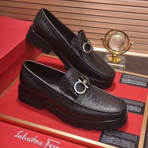 超激得大人気　フェラガモコーデメンズコピービジネスシューズ FERRAGAMOスーパーコピーローファー　柔らかい素材　使用率高いアイテム　