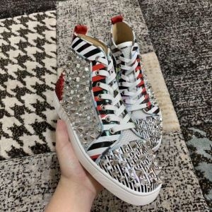 クリスチャンルブタン Christian Louboutin  2019春夏の流行りの新品  スニーカー、靴  存在感のある