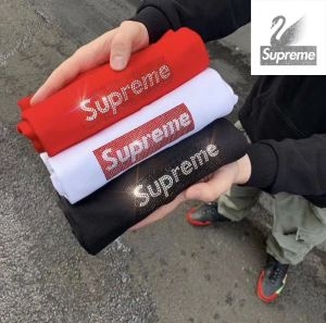 ファッション感が急上昇！ Supreme Swarovski Box Logo Tee Tシャツ/半袖 3色可選 夏らしい季節感