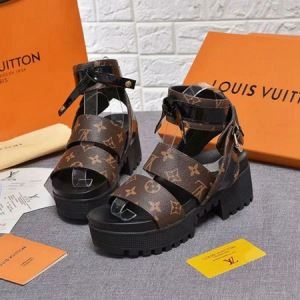 ルイ ヴィトン LOUIS VUITTON サンダル 2019春夏にも引き続き大活躍！ 定番の人気商品