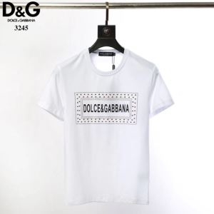 毎シーズンに活躍する　ドルガバ コピーDolce&Gabbana半袖tシャツスーパーコピー　存在感を発揮するアイテム　カジュアルなデザイン相性抜群　