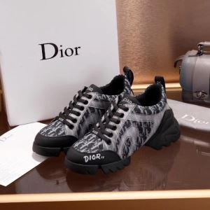 雑誌にも人気掲載アイテム 2019夏に意外と人気な新作 ディオール DIOR カジュアルシューズ