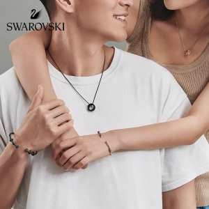 男女兼用 2色可選 2019年春夏のトレンドの動向 高級感が溢れた スワロフスキー SWAROVSKI ネックレス