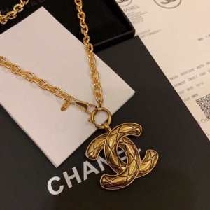 2019春夏にも引き続き大活躍！ シャネル CHANEL ネ...