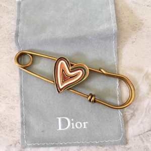 春物新作在庫処分セール ディオール DIOR ブローチ 19SS新作大人気旬トレンド