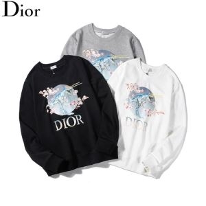 Dior ロゴ スウェット ストリート着こなしの決め手 スー...