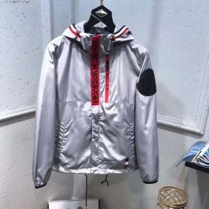 国内入手困難2019秋冬新作 モンクレール MONCLER ブルゾン 3色可選 先進的なデザインが強調された秋冬新作