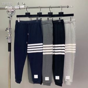 トムブラウン THOM BROWNE メンズ パンツ より上品に着こなせる限定新作 コピー 安い 多色選択可 ストリート 着こなし MJQ008H00535