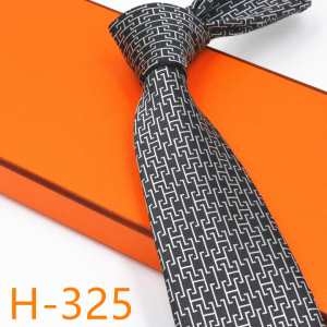 エルメス気になる2019年秋のファッション HERMES ネ...