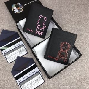 今年秋冬話題の一級品  プラダ PRADA 2019秋冬憧れのブランドはすすめ 財布/ウォレット 2色可選 秋冬シーズンのための新作が揃う