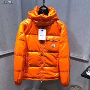 モンクレール ダウンジャケット サイズ 秋冬らしいトレンド感が漂うアイテム MONCLER メンズ コピー 人気沸騰 多色可選 セール