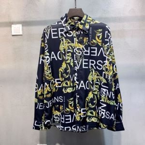 VERSACE LOGO BAROQUE PRINT SHIRT ゆるっとした雰囲気に ヴェルサーチ シャツ メンズ コピー ブラック ブランド 完売必至