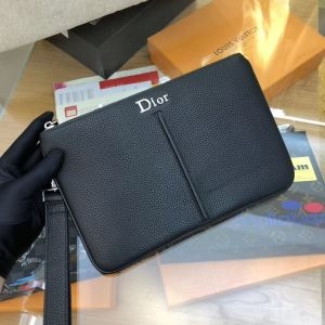 トレンド感たっぷり DIOR クラッチバッグ 通販 ディオー...