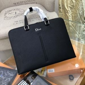 ビジネスバッグ DIOR 通販 コーデを品よく格上げ メンズ ディオール コピー ブラック レザー 大容量 通勤通学 品質保証