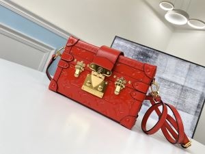 Louis Vuitton ショルダーバッグ 新作 洗練見えコーデに導くアイテム レディース ルイ ヴィトン バッグ コピー おすすめ 最安値