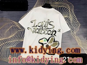 ブラッシュアップして華やかに LOUIS VUITTON半袖Tシャツ激安 偽物  鮮度が手に入る 夏の最新ファッション 黒と白