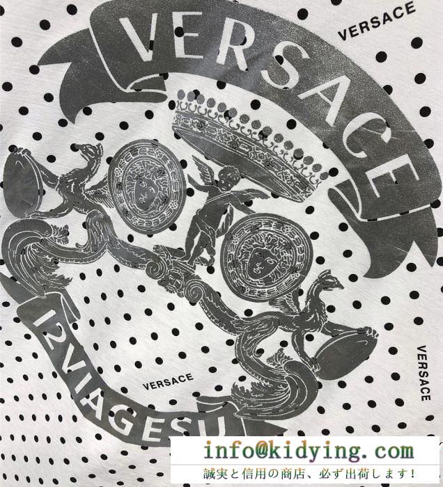 2色可選 半袖tシャツ 19ss完売必至夏季 春夏新作奇跡の再入荷 海外限定新作 versace ヴェルサーチ