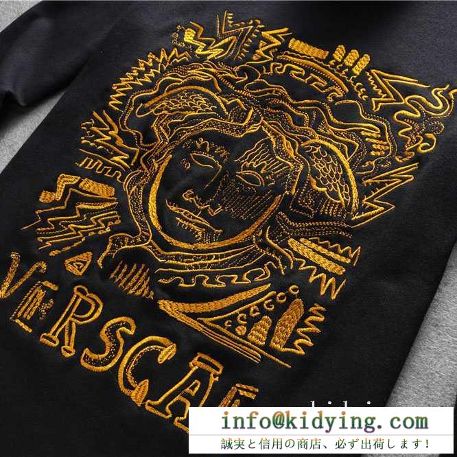 長袖Tシャツ ヴェルサーチ versace 都会的な雰囲気をキープする秋冬新作 大満足の2019秋冬新作