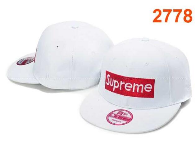 タウンカジュアルには欠かせないSupreme、シュプリームのお洒落なキャップ.