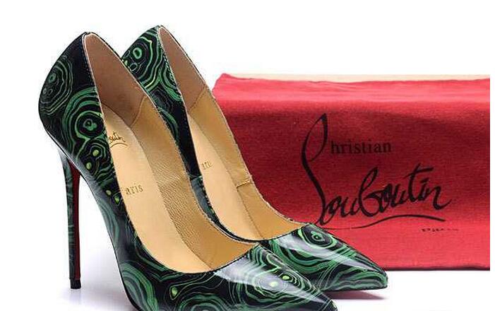 大人の女性のCHRISTIAN LOUBOUTIN ルブタン 偽物 サイト ずっと愛され続けるパンプス