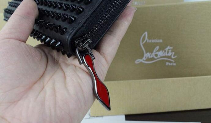 スダッズ黒ファスナーロングウォレットのCHRISTIAN louboutin 爆買い新作のクリスチャンルブタン 財布 コピー 男女兼用.