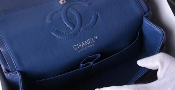 大活躍シャネル コピー 激安　CHANEL　出張、ビジネスシーンにも使えるチェーンショルダーバッグ